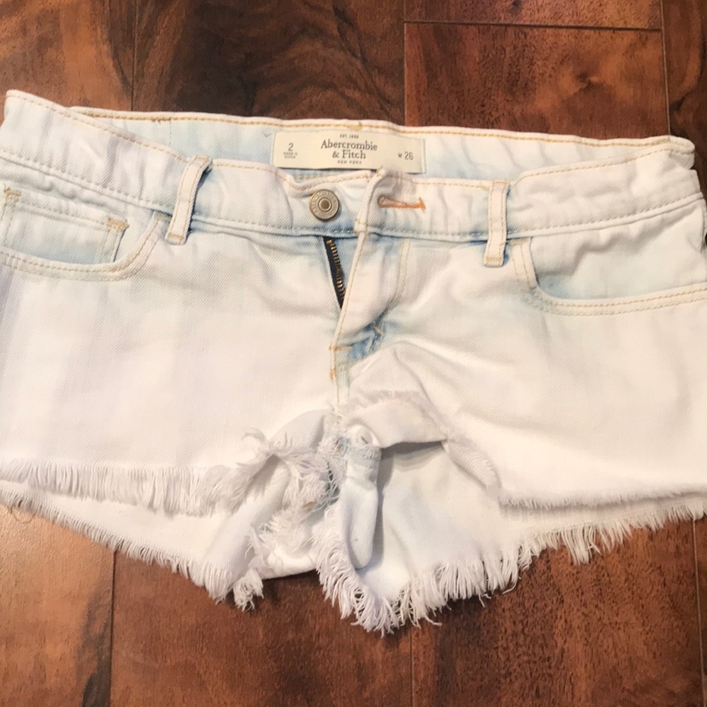 white/lightwash abercrombie jean shorts